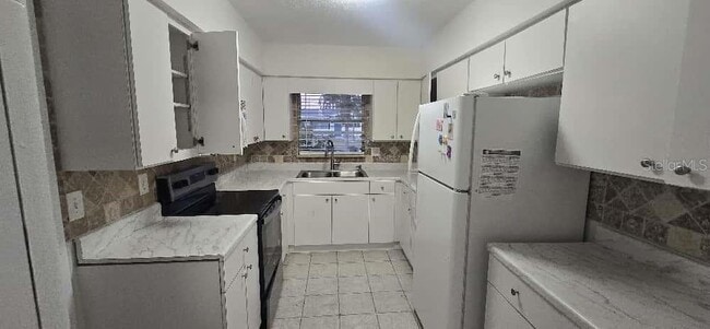 Building Photo - 401 Skylark Ln NW