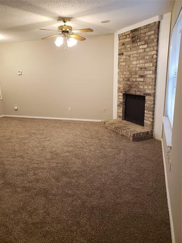 Building Photo - 810 Redbud Dr