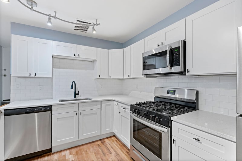 Photo - 2900 N Damen Ave (Chicago, IL)