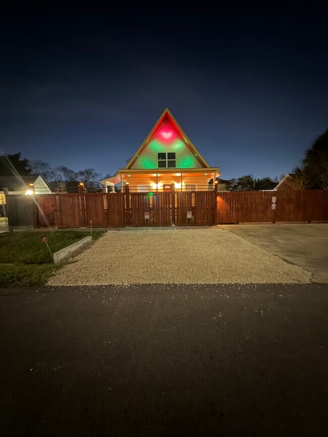Plaza de aparcamiento privada - 6322 Brooklawn Dr