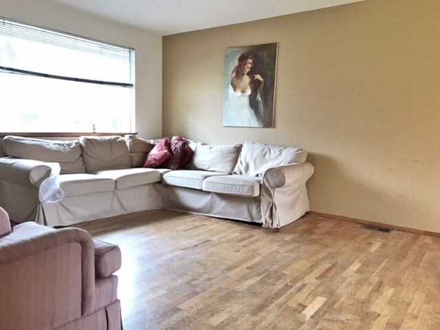 Foto del edificio - 2 Bed/ 1 Bath Duplex