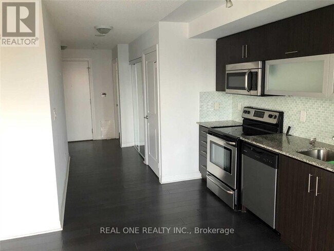 Photo du bâtiment - 2015 Sheppard Ave E