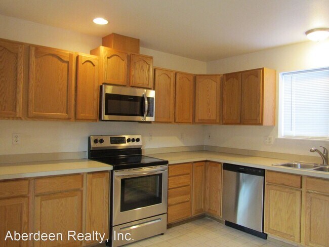 Building Photo - 2 br, 1 bath House - 1017 Lincoln St. #A