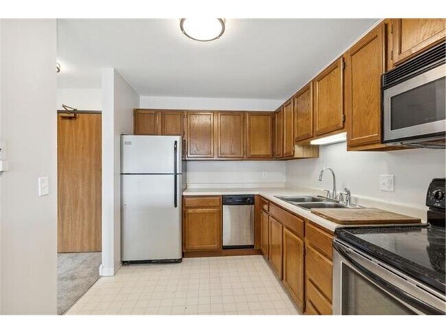 Building Photo - 720 3rd Ave NE