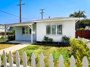 Building Photo - 22004 Mariposa Ave