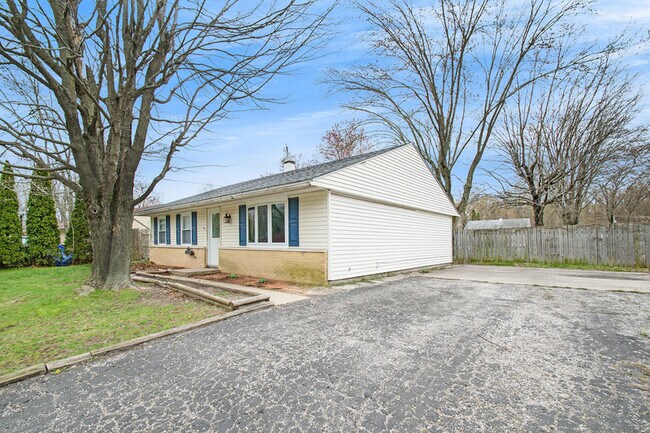 Foto del edificio - 3211 White Birch St