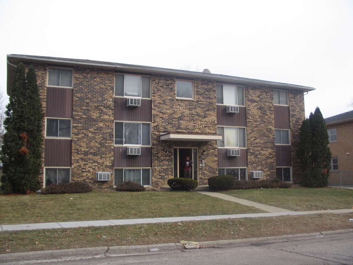 Primary Photo - 1572 Mark Ave