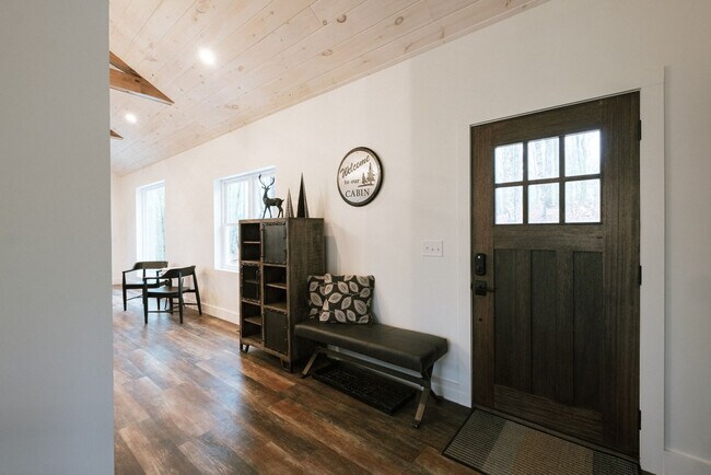Building Photo - 372 Eagle Ridge Rd