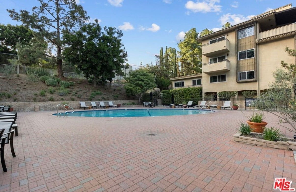 Foto del edificio - 6712 Hillpark Dr