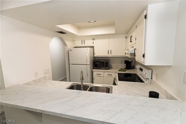 Foto del edificio - 1420 Academy Blvd