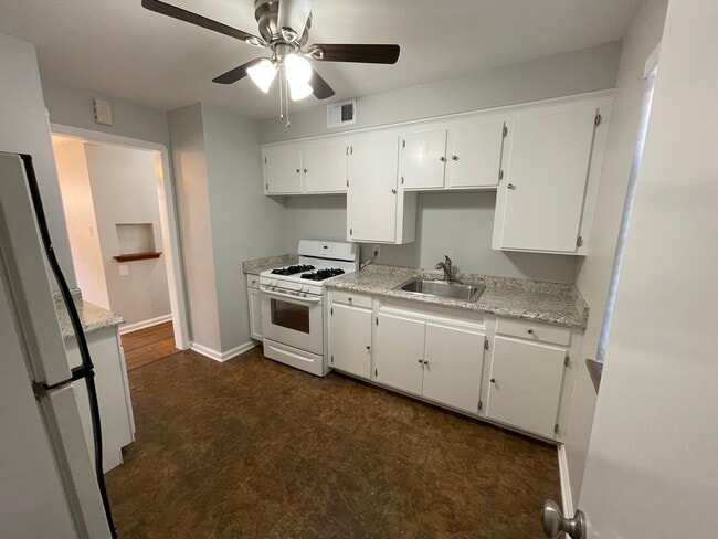 Kitchen - 10902 Saint Mark Ave
