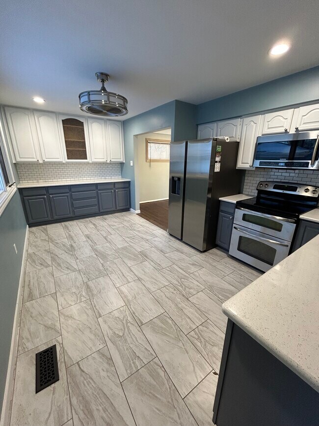 Foto del edificio - 6838 Moccasin St