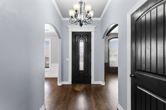 Foto del edificio - 2702 Waterford Ct