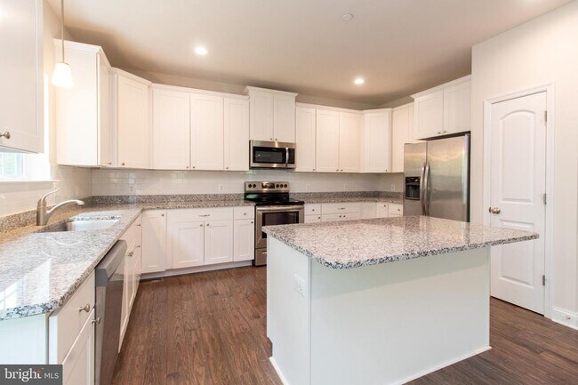 Building Photo - 1206 Thompson Ave