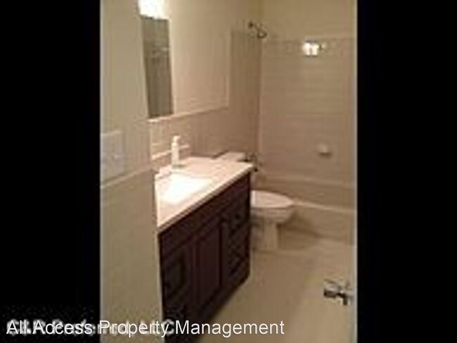 Foto del edificio - 3 br, 1.5 bath House - 600 McLean Street