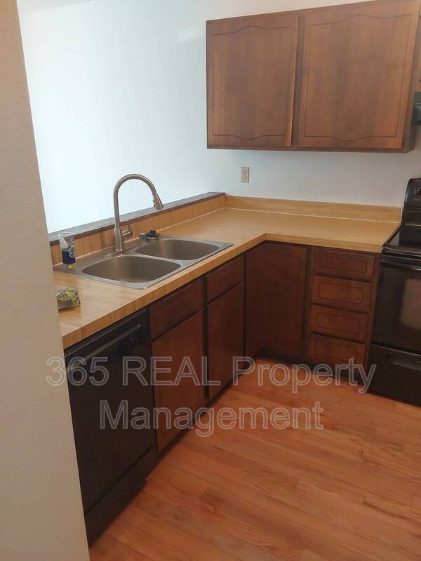 Building Photo - 909 44th Ave Ct