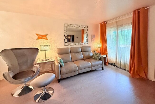 Foto del edificio - 680 N Ashurst Ct