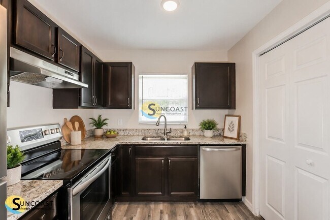 Foto del edificio - 8024 Juniper Rd