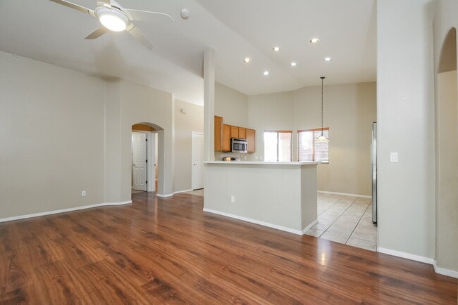 Building Photo - 8506 N Sayante Way