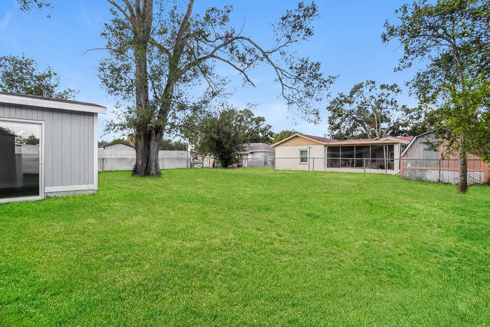 Building Photo - Charming Tampa, FL Home