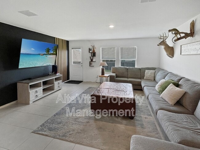 Building Photo - 8425 Fawn Creek Dr
