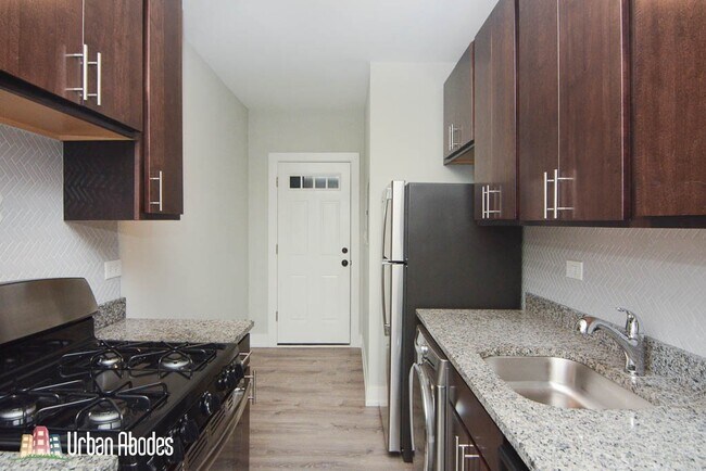 Foto del edificio - 711 W Brompton Ave