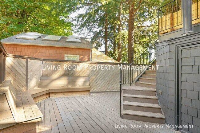 Foto del edificio - Dreamy NW/Willamette Heights Modern "Treeh...