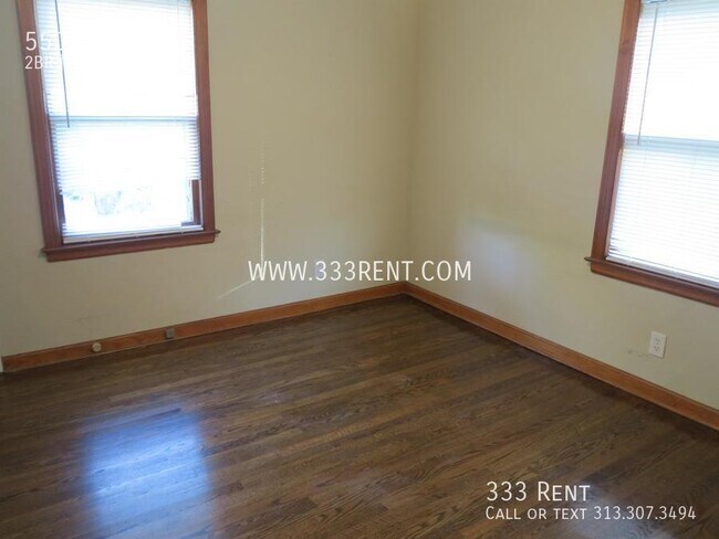 Building Photo - Lovely 2 bed 1 bath home ready to be moved...