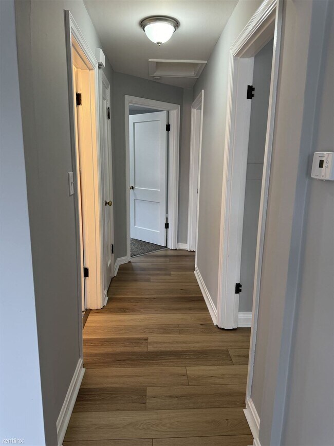 Foto del edificio - 2 br, 1 bath House - 4340 Webster Ave