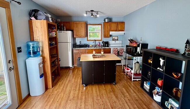 Cocina - 2916 Youngdale Ave