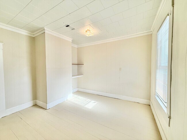 Foto del edificio - Two-Bedroom Cottage-Style Home