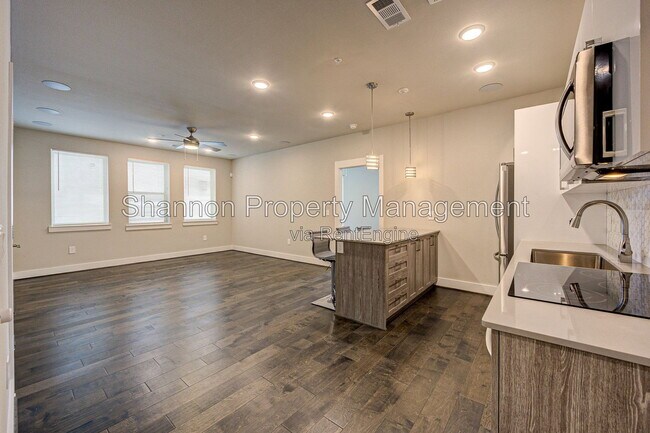 Foto del edificio - 4819 Caroline St