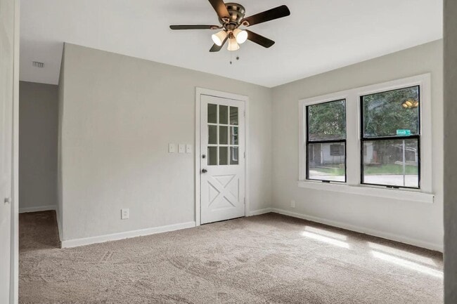 Foto del edificio - 3143 Home Park Cir N