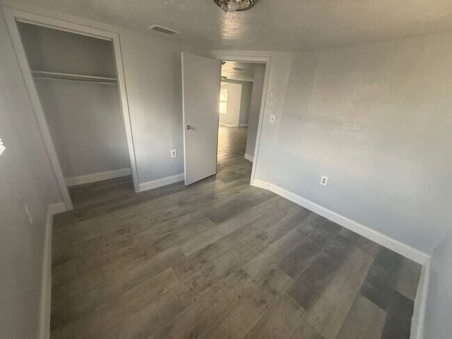 Foto del edificio - Lakeland 3/1 House- Ready Immediately