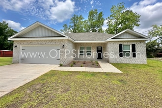 Building Photo - 188 Park Ln
