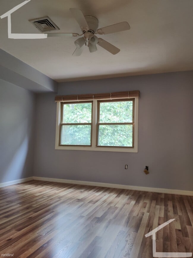 Foto del edificio - 2 br, 2.5 bath Townhome - 1301 Lagrange St