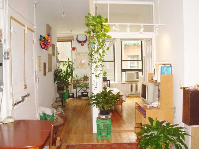 Building Photo - 169 Mercer St