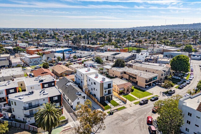 Foto del edificio - 2424 S West View St