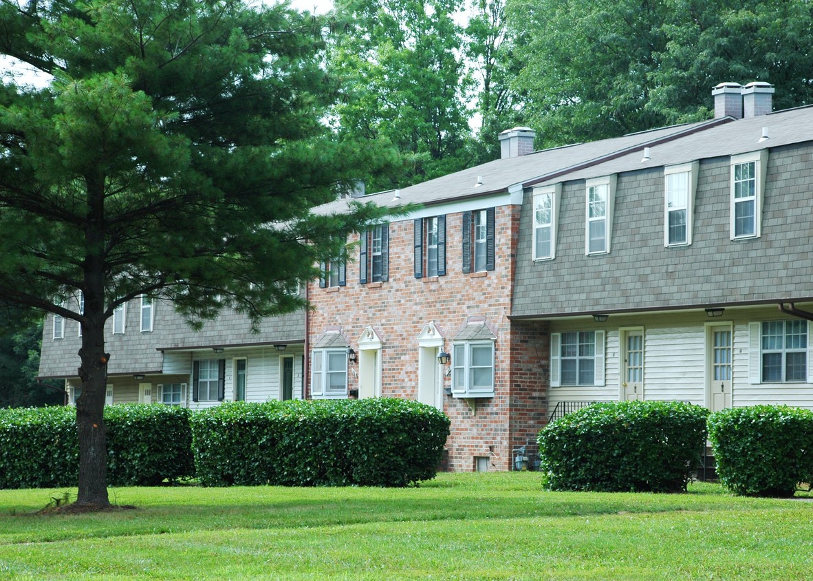 Primary Photo - Walden Circle Townhouses