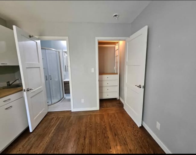 Photo - 512 Bayview Ave House