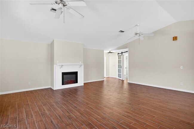 Foto del edificio - 5727 Rose Garden Rd