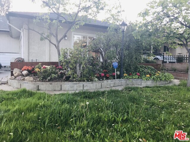 Foto principal - 12003 Youngdale Ave