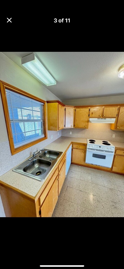 Foto del edificio - 1656 St John Bosco St