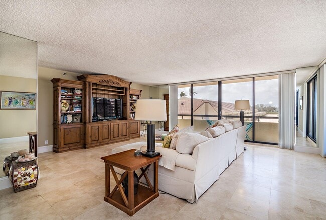 Building Photo - 4000 N Ocean Dr