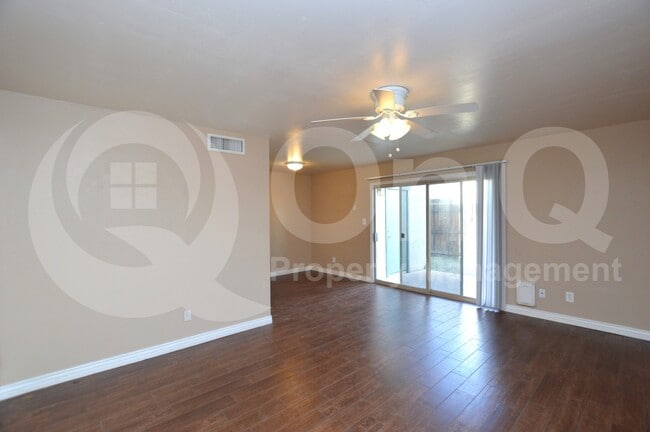 Foto del edificio - 6052 W Golden Ln