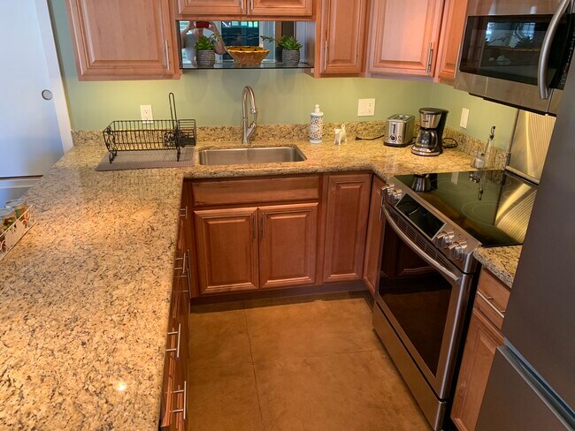 Foto del edificio - 1558 Saint Francis Dr