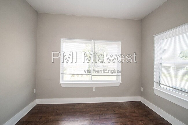Building Photo - 2029 N College Ave