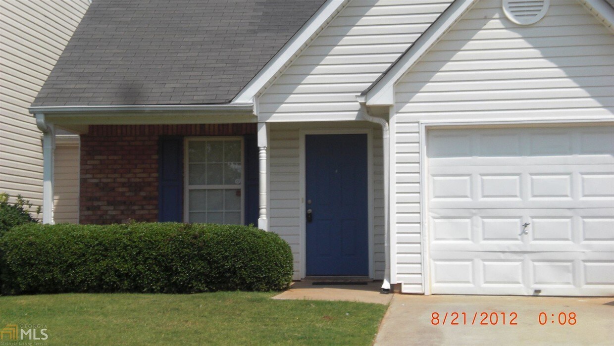 Primary Photo - 35 Lakeside Cir
