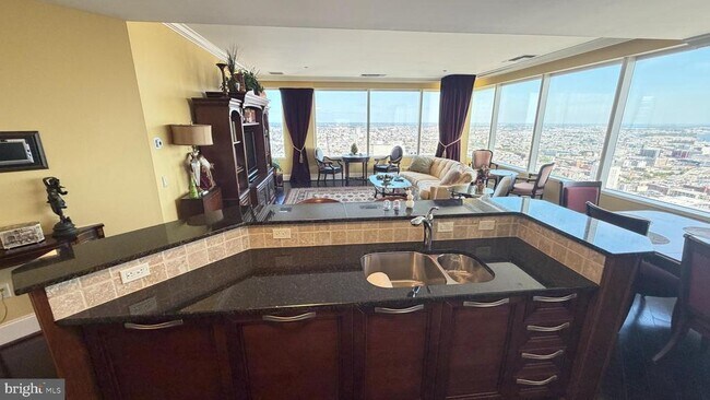 Foto del edificio - 50 S 16th St