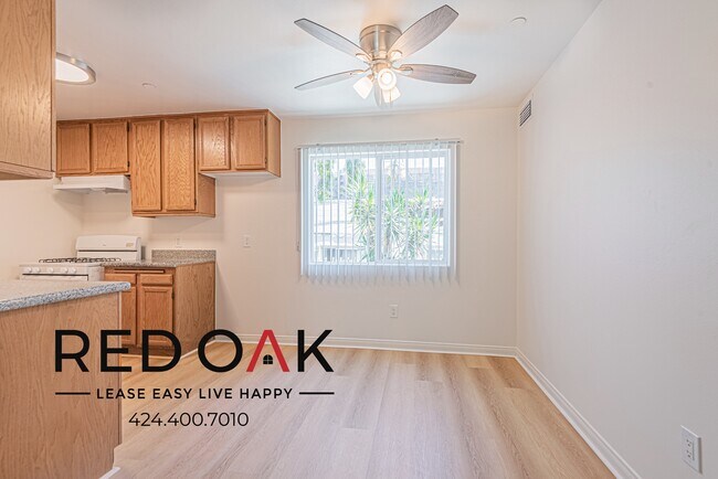 Building Photo - Gorgeous and Spacious Top Floor Two Bedroo...